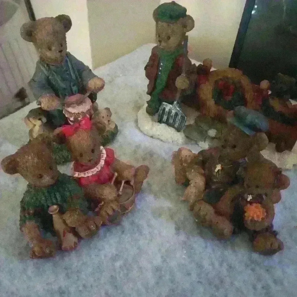 Berry Hill Other - Bears and puppies, set of 4 resin decor